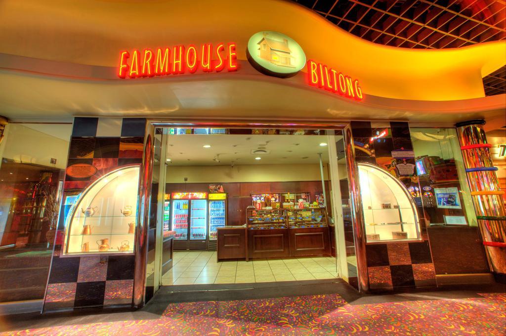 Carnival City Hotel Brakpan Exterior photo